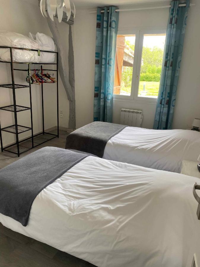 Les Curies, Ludogite Avec Piscine A Aujols Eksteriør billede